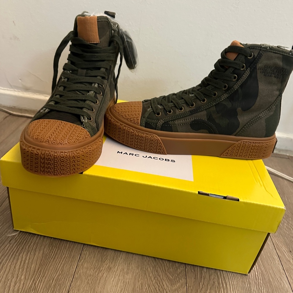 Marc Jacobs Women's Camouflage High-Top Sneakers in Olive Green